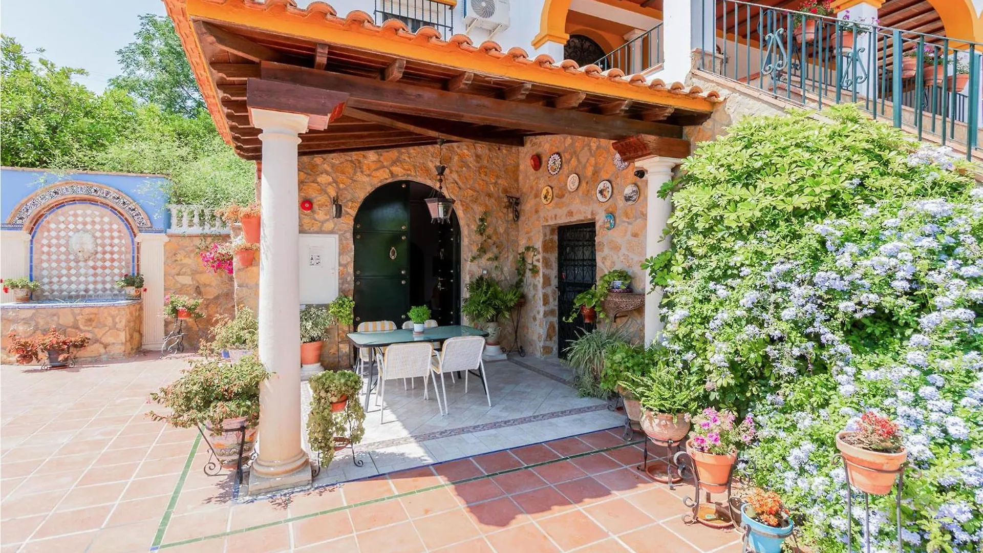 5 Bedroom Nice Home In Aguilar De La Frontera