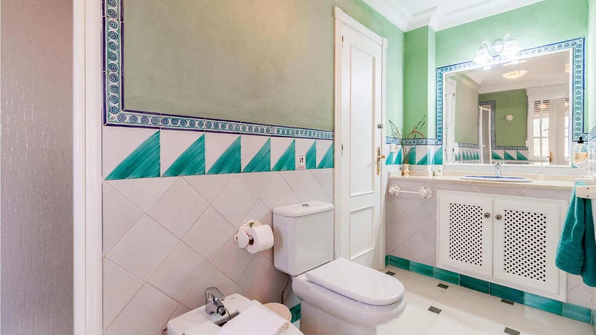 5 Bedroom Nice Home In Aguilar De La Frontera Holiday home
