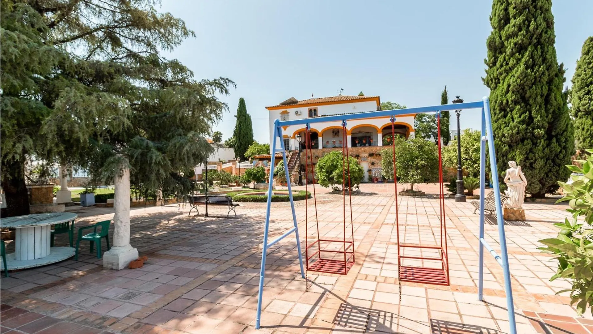 5 Bedroom Nice Home In Aguilar De La Frontera 0*,